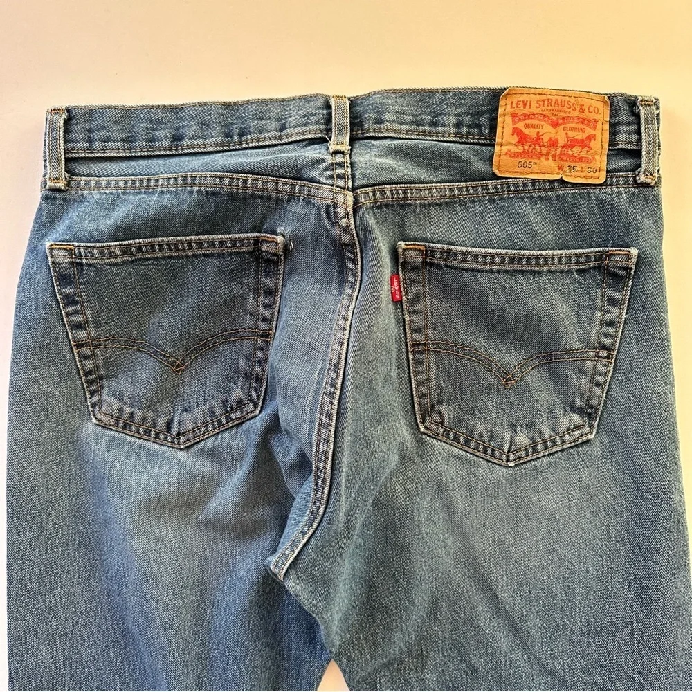 Levi's 505 Regular Fit Straight Leg 35 Distressed